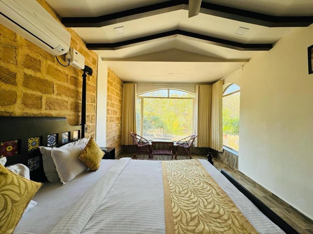 Gir Lions Paw Resort With Swimming Pool Sasan Gir Zewnętrze zdjęcie
