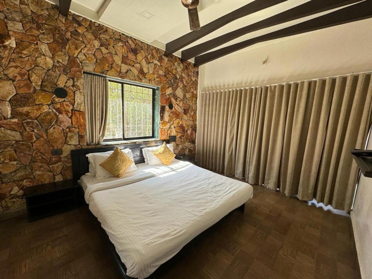 Gir Lions Paw Resort With Swimming Pool Sasan Gir Zewnętrze zdjęcie